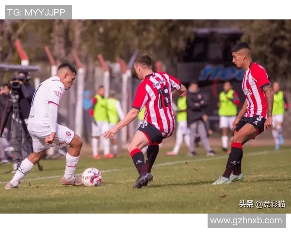 拉普拉塔大学与阿根廷独立的激烈对决揭示足球的魅力与激情